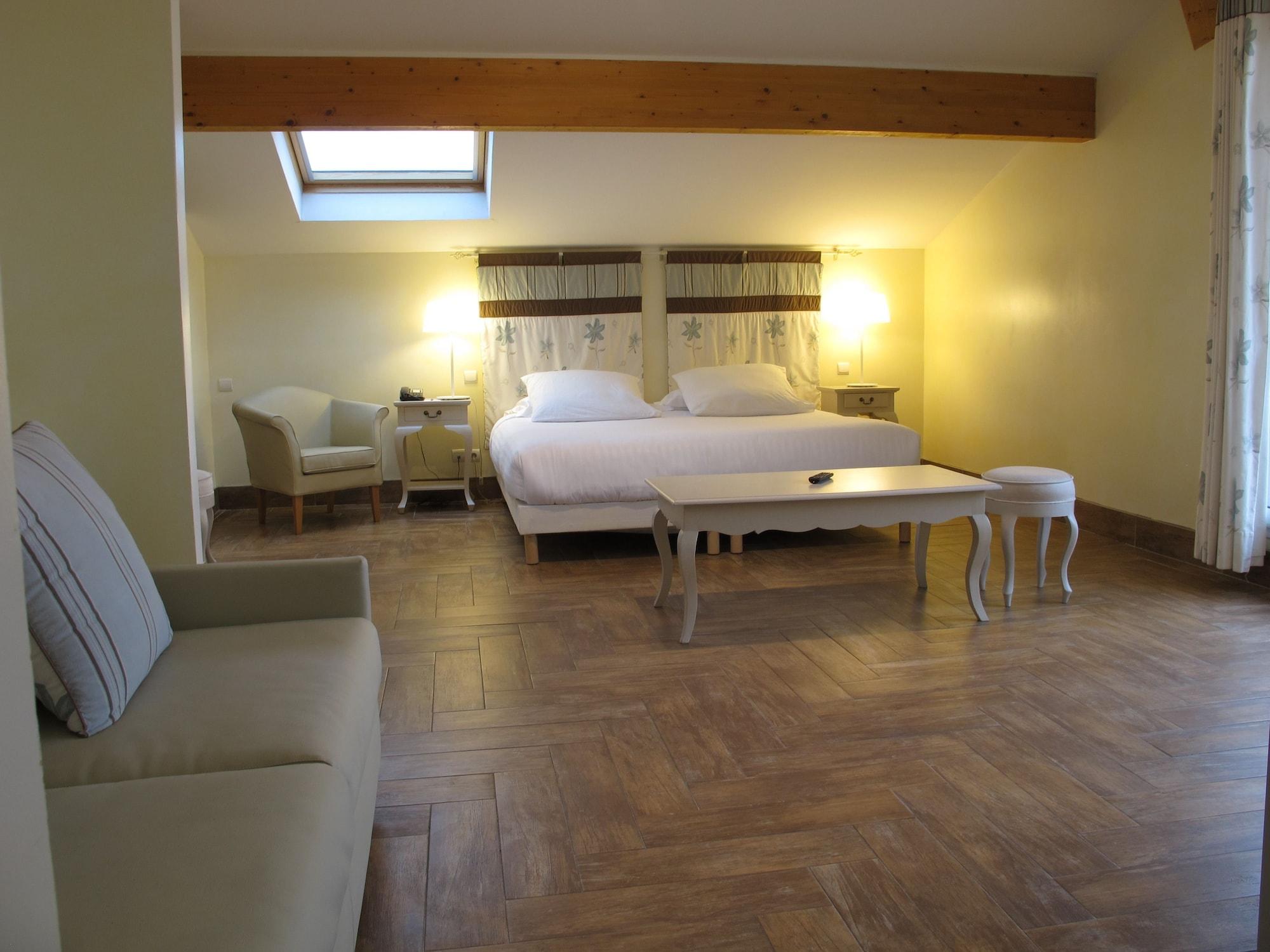 Hotel Sanary, Soleil Et Jardin - Renovation Hiver 2024-25 Exteriör bild