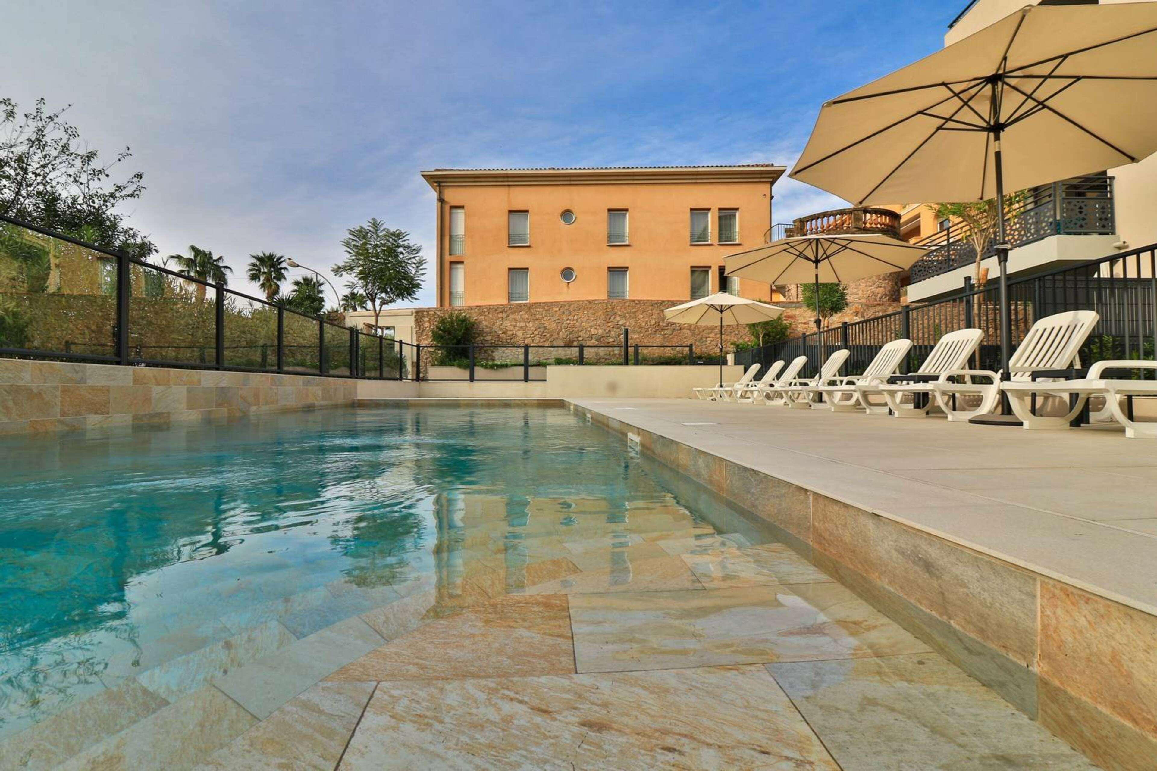 Hotel Sanary, Soleil Et Jardin - Renovation Hiver 2024-25 Exteriör bild